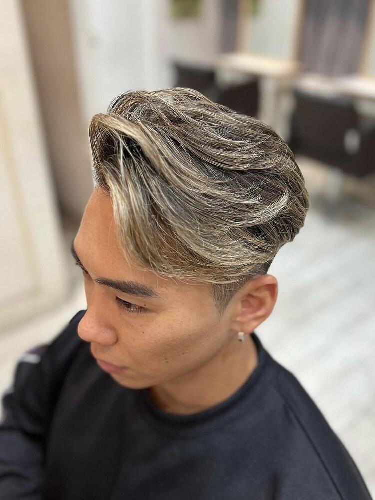Balayage homme professionnel au salon de coiffure