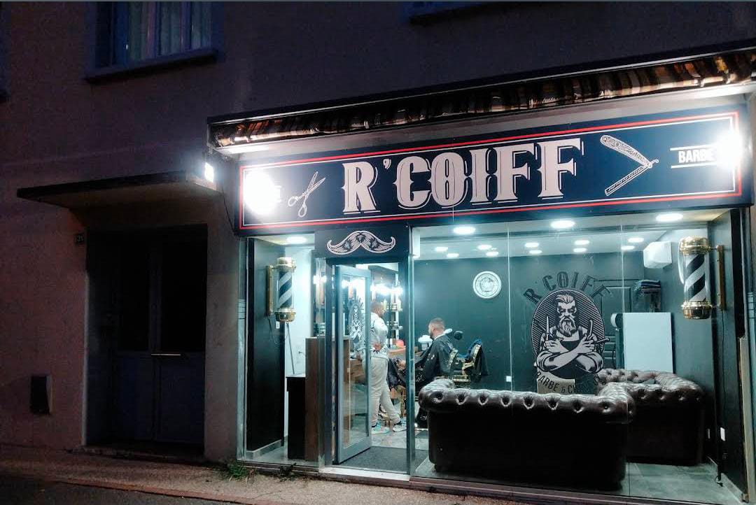 Salon de coiffure à Roussillon - intérieur élégant et professionnel